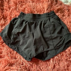 Lululemon Hotty Hot low rise lined shorts “4